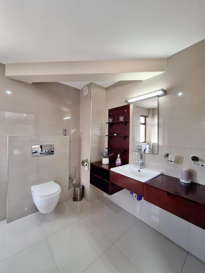 Camere Da Letto- Hotel-On-The Beach Self Catering Свакопмунд Экстерьер фото